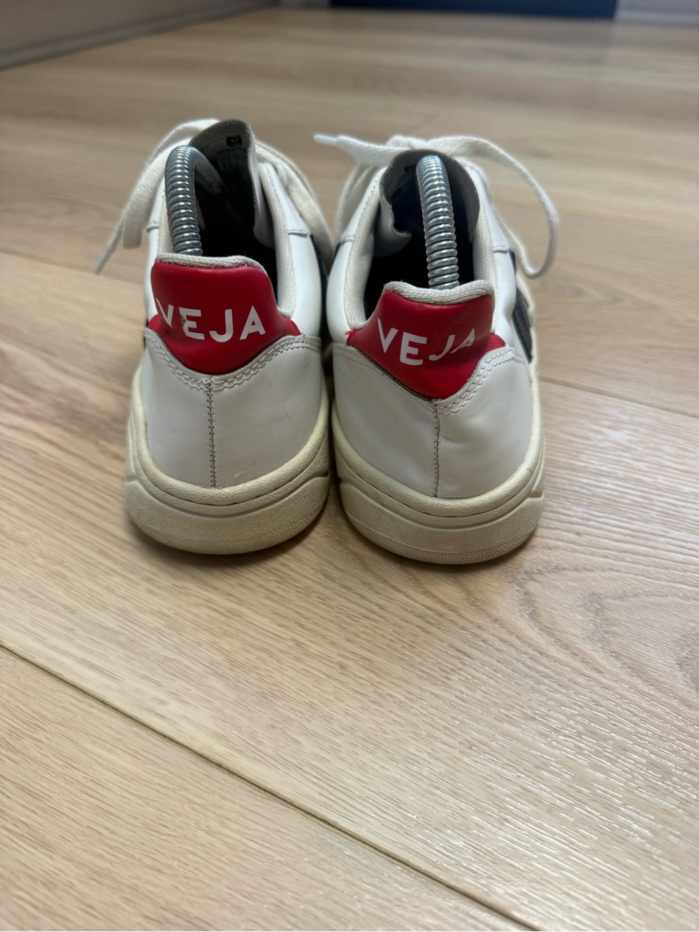 Veja V-10 sneakers in the White Nautico Pekin colorway Woman’s Size 8 - Picture 2 of 8